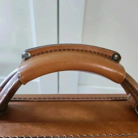 Hartmann Belting Leather 4" Slim Attache Briefcase -  double lock with keys - Picture 10 of 11